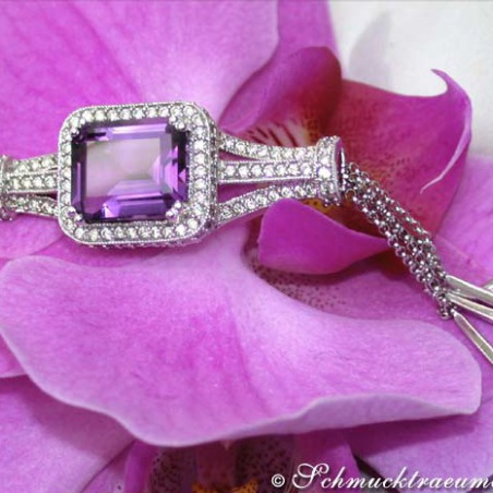 Superb Amethyst Necklace with Diamonds