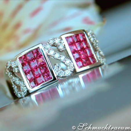 Rubin Ring mit Diamanten Weißgold