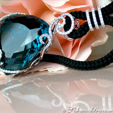 Exquisite Bluetopaz Necklace with Diamonds