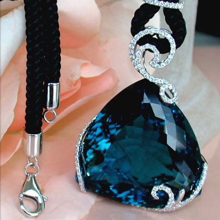 Exquisite Bluetopaz Necklace with Diamonds