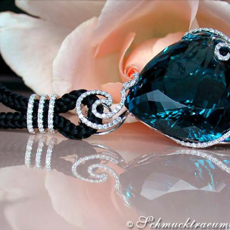 Exquisite Bluetopaz Necklace with Diamonds