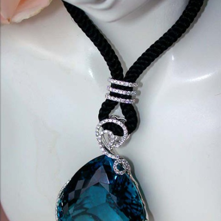 Exquisite Bluetopaz Necklace with Diamonds