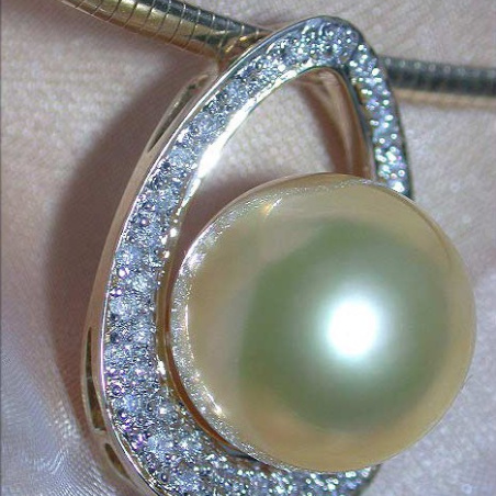 Golden Southsea Pearl Pendant with Diamonds (Mikimoto Design)