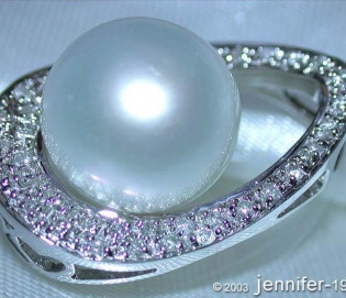 Pretty Southsea Pearl Pendant with Diamonds (Mikimoto Design)