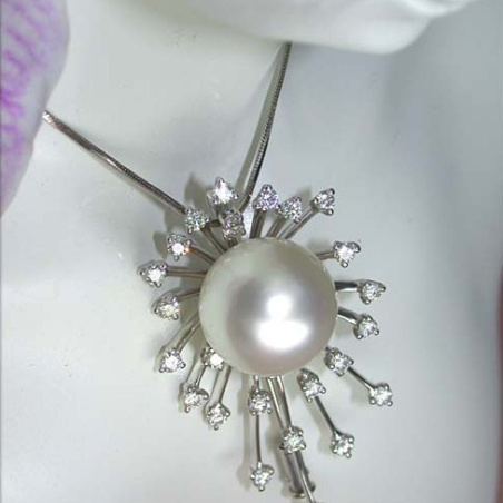Opulent Southsea Pearl Pendant / Brooch with Diamonds