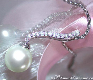 Enchanting Southsea Pearl Pendant with Diamonds