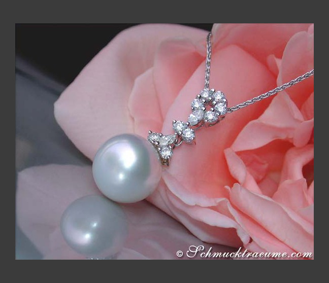 Picture Perfect Southsea Pearl Pendant with Diamonds Picture Perfect Southsea Pearl Pendant with Diamonds