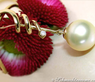 Enchanting Southsea Pearl Diamond Pendant