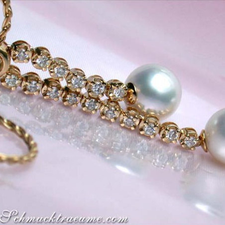 Impressive Diamond Pendant with two Southsea Pearls