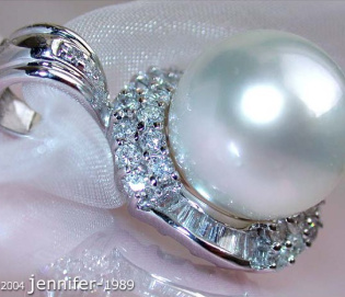 Elegant Southsea Pearl Pendant with Diamonds (13 - 14 mm)