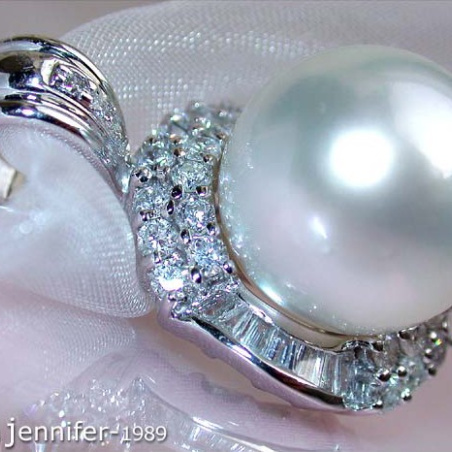 Elegant Southsea Pearl Pendant with Diamonds (13 - 14 mm)