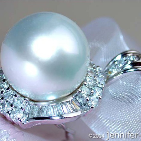 Elegant Southsea Pearl Pendant with Diamonds (13 - 14 mm)