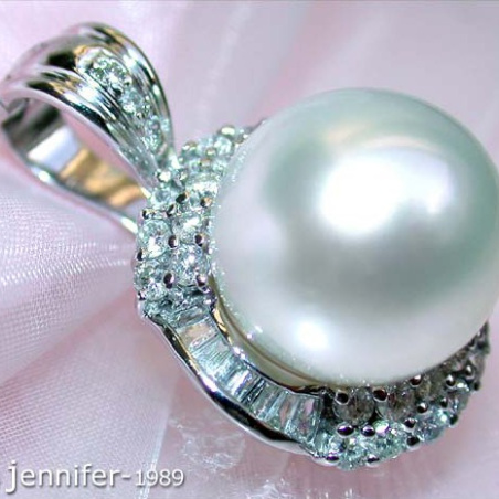 Elegant Southsea Pearl Pendant with Diamonds (13 - 14 mm)