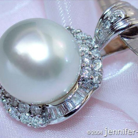 Elegant Southsea Pearl Pendant with Diamonds (13 - 14 mm)