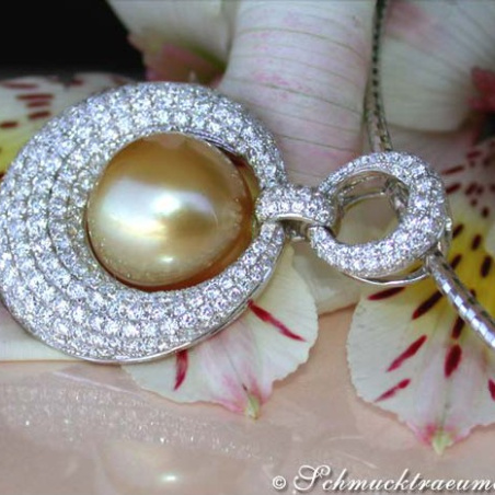 High-end Golden Southsea Pearl Pendant with Diamonds
