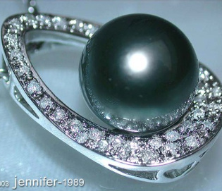 Picture Perfect Tahitian Pearl Pendant with Diamonds (Mikimoto Design)