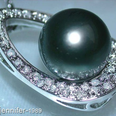 Picture Perfect Tahitian Pearl Pendant with Diamonds (Mikimoto Design)