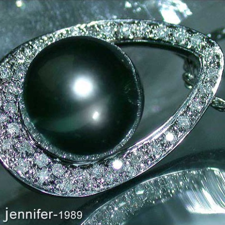 Picture Perfect Tahitian Pearl Pendant with Diamonds (Mikimoto Design)