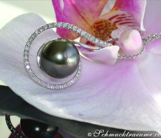 Sophisticated Tahitian Pearl Diamond Pendant