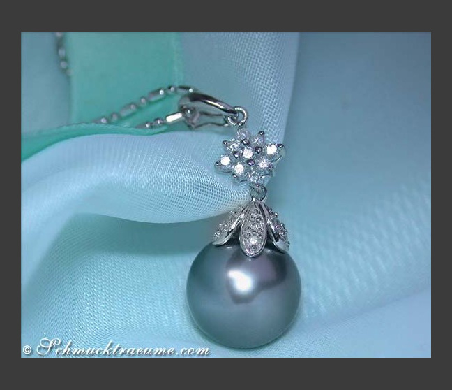 Timeless Tahitian Pearl Diamond Pendant Timeless Tahitian Pearl Diamond Pendant