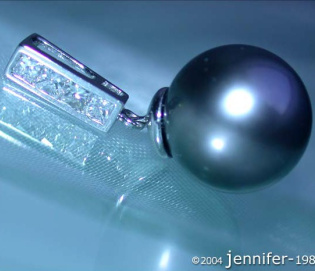 Precious Classy Tahitian Pearl Pendant with Diamonds in White gold 18k