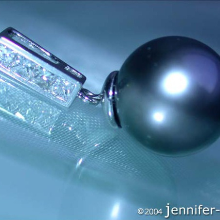 Precious Classy Tahitian Pearl Pendant with Diamonds in White gold 18k