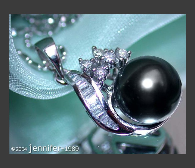 Feminine Tahitian Pearl Pendant with Diamonds Feminine Tahitian Pearl Pendant with Diamonds