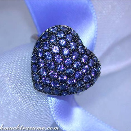 Pretty Sapphire Heart Ring