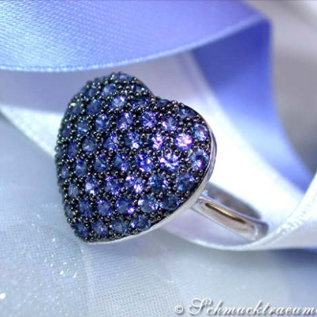 Pretty Sapphire Heart Ring