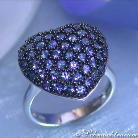 Pretty Sapphire Heart Ring