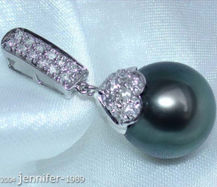 Classy Tahitian Pearl Pendant with Diamonds