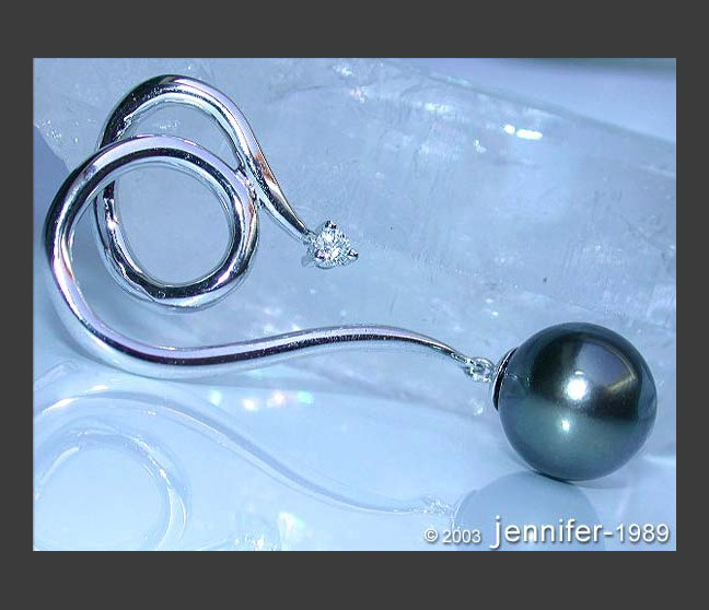 Enchanting Tahitian Pearl Diamond Pendant Enchanting Tahitian Pearl Diamond Pendant
