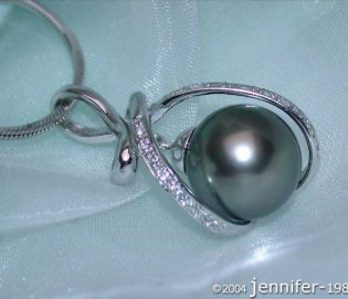 Delicate Tahitian Pearl Diamond Pendant