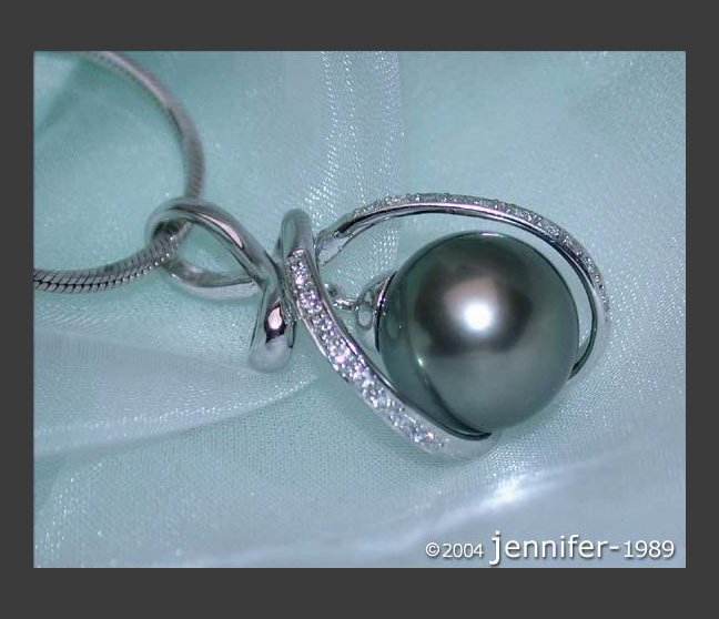 Delicate Tahitian Pearl Diamond Pendant