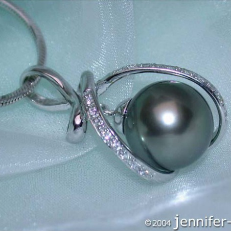 Delicate Tahitian Pearl Diamond Pendant
