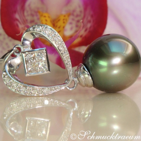 Feminine Tahitian Pearl Diamond Pendant