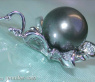 Pretty Tahitian Pearl Pendant with Diamonds (Blossom Style)