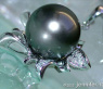 Pretty Tahitian Pearl Pendant with Diamonds (Blossom Style)