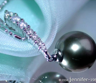 Pretty Tahitian Pearl Diamond Pendant in White gold
