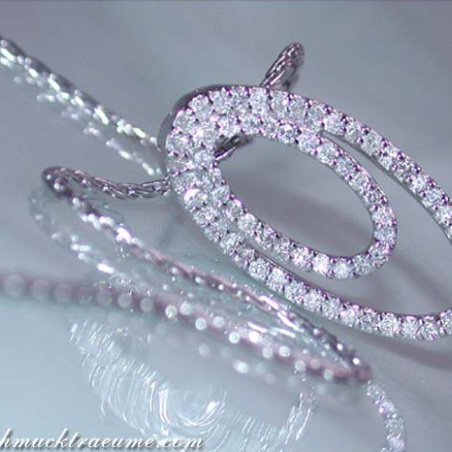 Attractive Diamond Ellipse Pendant
