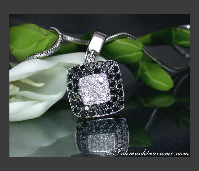 Puristic Black & White Diamond Square Pendant Puristic Black & White Diamond Square Pendant