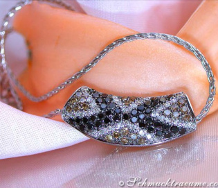 Anhänger mit schwarzen Diamanten