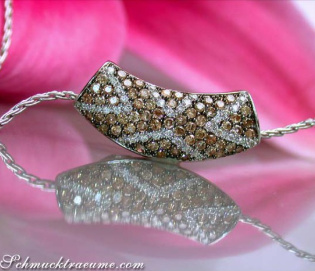 Anhänger mit braunen Diamanten