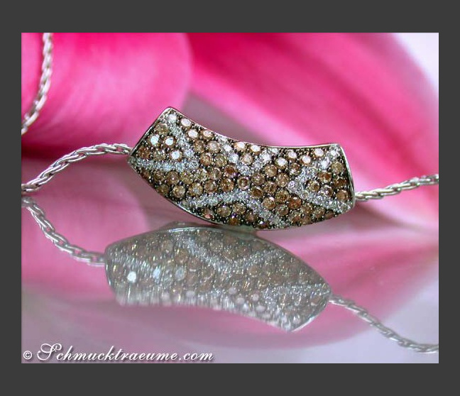 Anhänger mit braunen Diamanten Anhänger mit braunen Diamanten