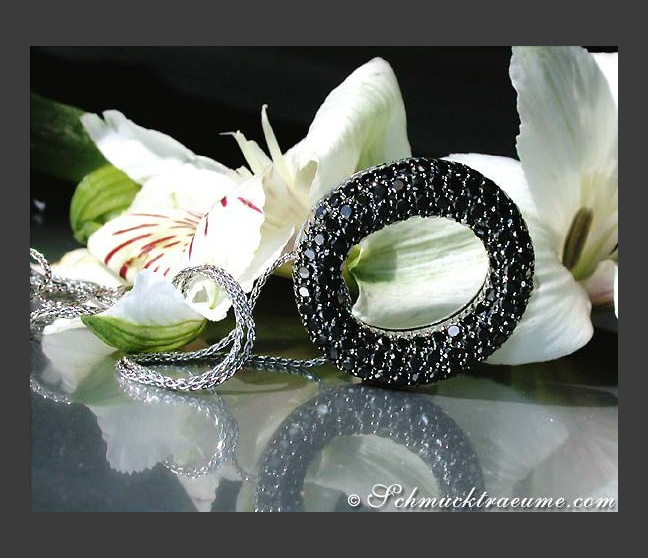 Precious Black Diamond Circle Pendant Precious Black Diamond Circle Pendant