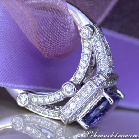 Elegant Tanzanite Ring with Diamonds