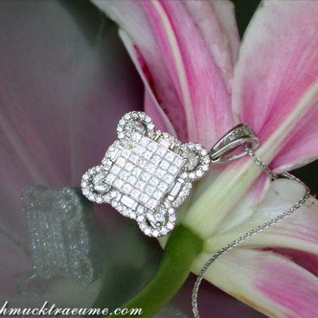 Excellent Pendant with Diamonds of 5 Different Cuts