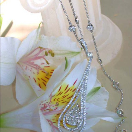 Glorious "Illusion Style" Diamond Pendant