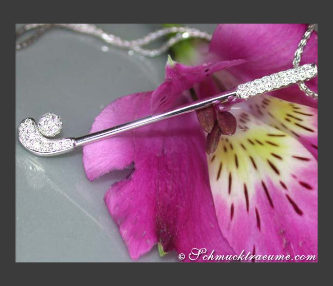 Beautiful Golf Club Diamond Pendant in White gold 18k Beautiful Golf Club Diamond Pendant in White gold 18k