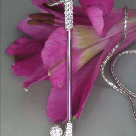 Beautiful Golf Club Diamond Pendant in White gold 18k